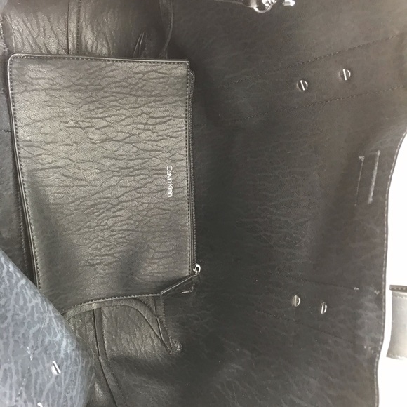 Calvin Klein purse - Picture 3 of 4